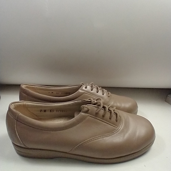 SAS Shoes - SAS Whisper Tripad Comfort Oxfords Women's sz 7M.